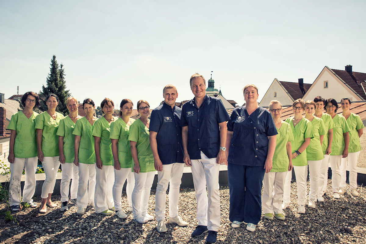 Gruppenbild des Teams einer Arztpraxis