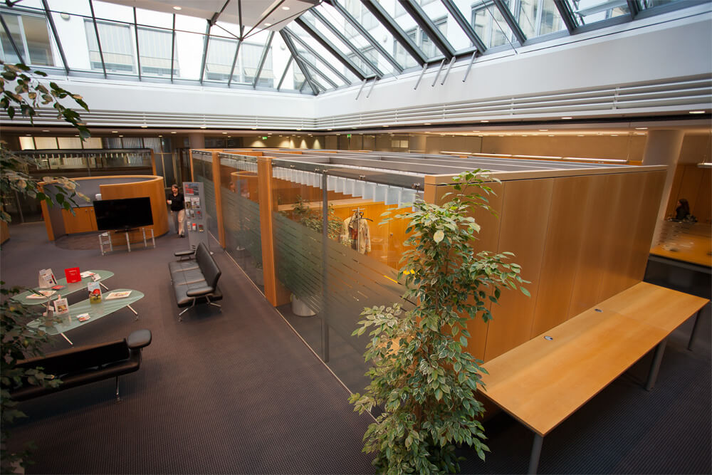 Aufnahme einer Bank von innen